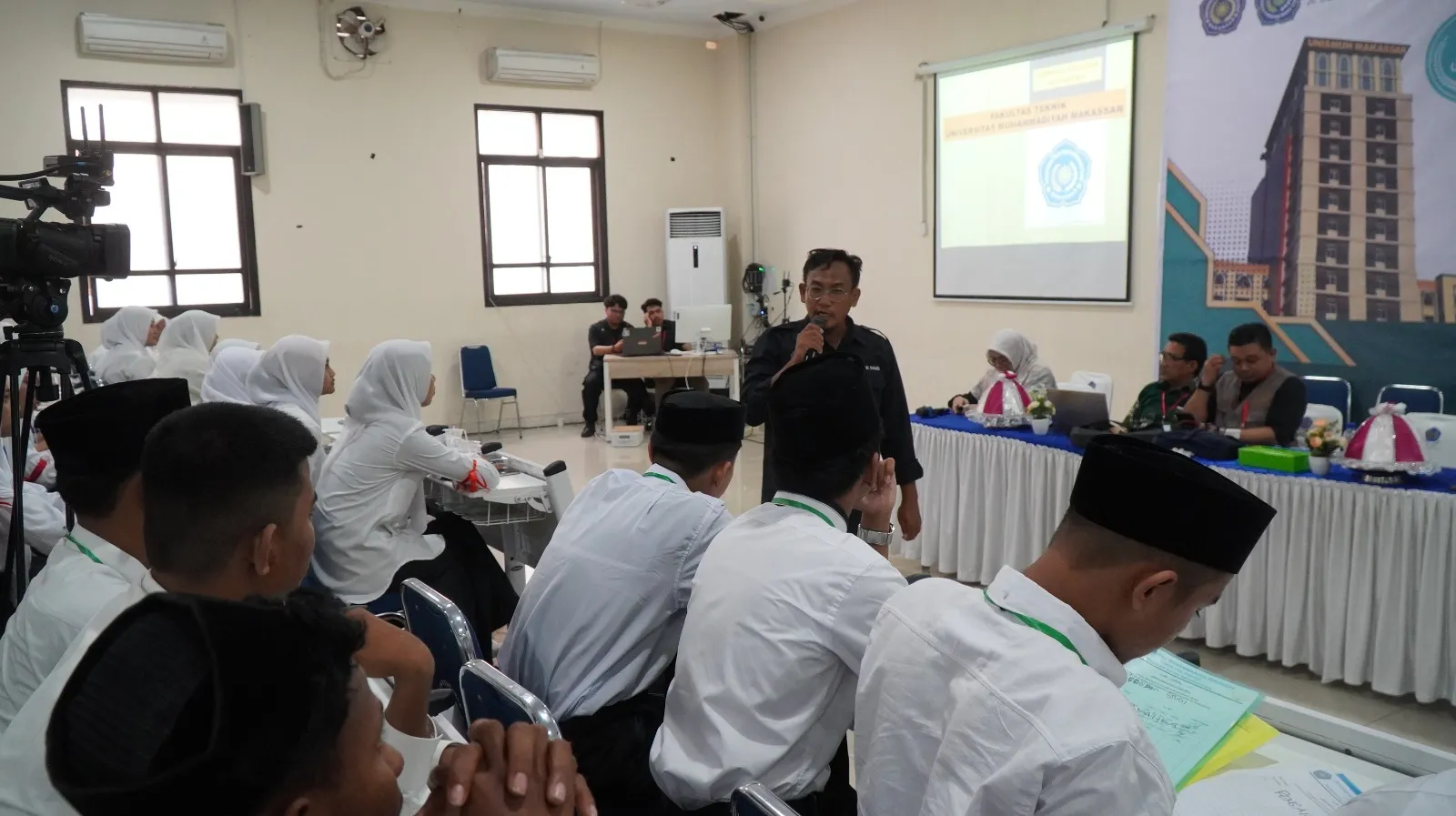 Ta'aruf Mahasiswa Baru Fakultas Teknik Unismuh Makassar: Pengenalan Kebijakan Akademik, Keuangan, dan Kemahasiswaan